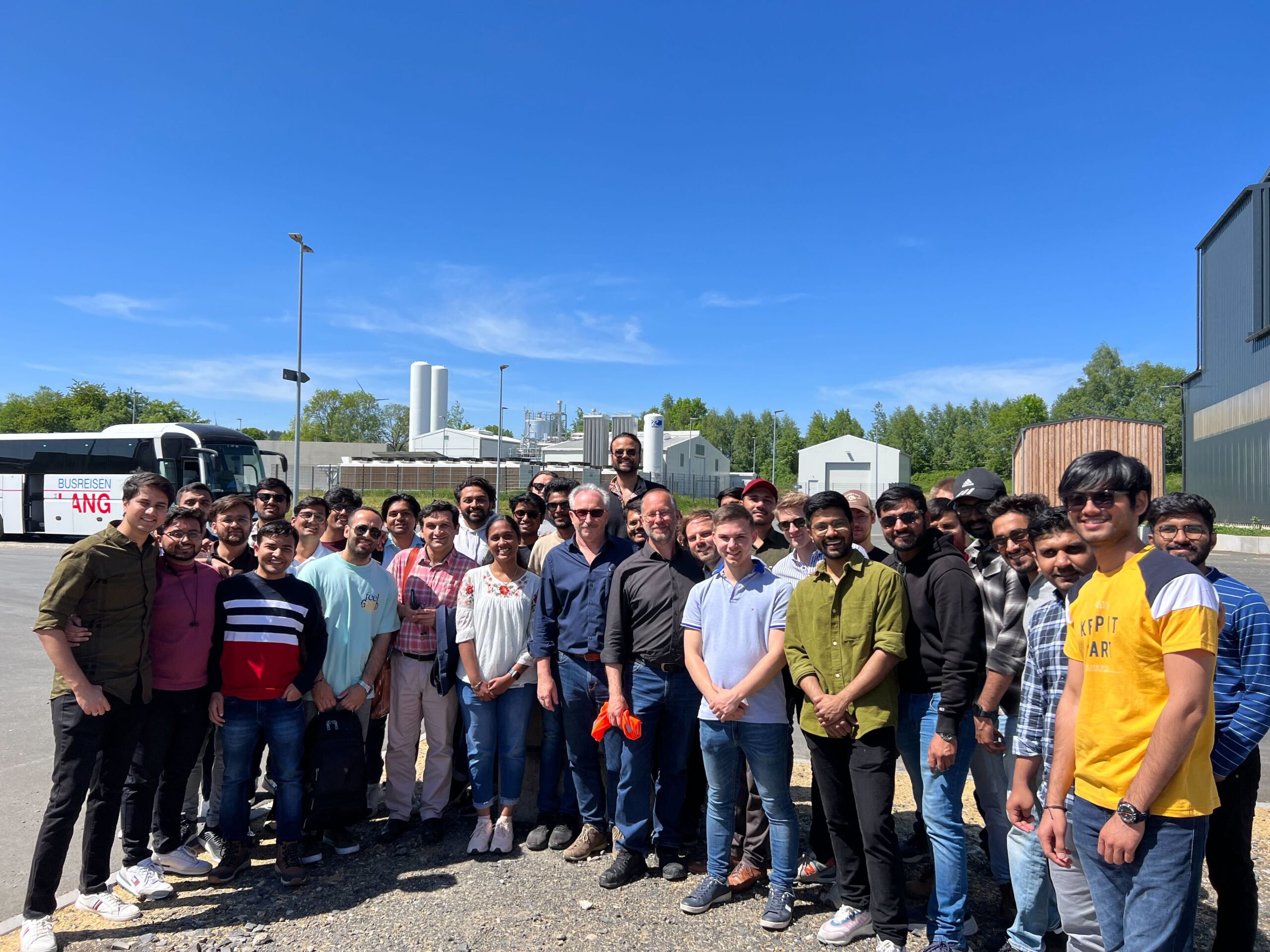 Gruppenbild, das zum Abschulss aufgenommen worden ist